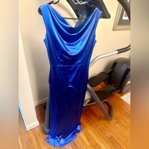 Beautiful, royal blue, formal dress gown.  Elegant and classy.  Medium.
